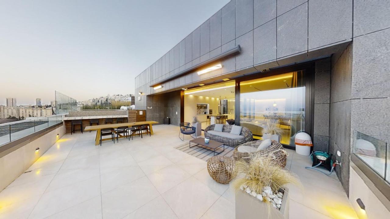 Serene - Infinity Cview Pool - 4 Bedrooms Luxury Penthouse حيفا المظهر الخارجي الصورة