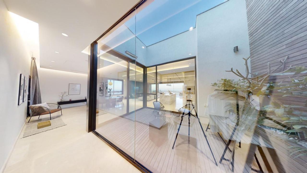 Serene - Infinity Cview Pool - 4 Bedrooms Luxury Penthouse حيفا المظهر الخارجي الصورة