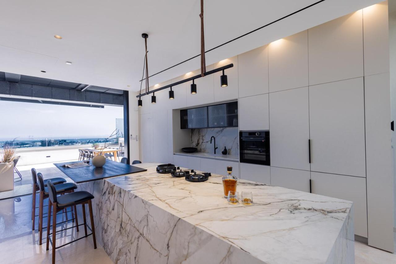Serene - Infinity Cview Pool - 4 Bedrooms Luxury Penthouse حيفا المظهر الخارجي الصورة